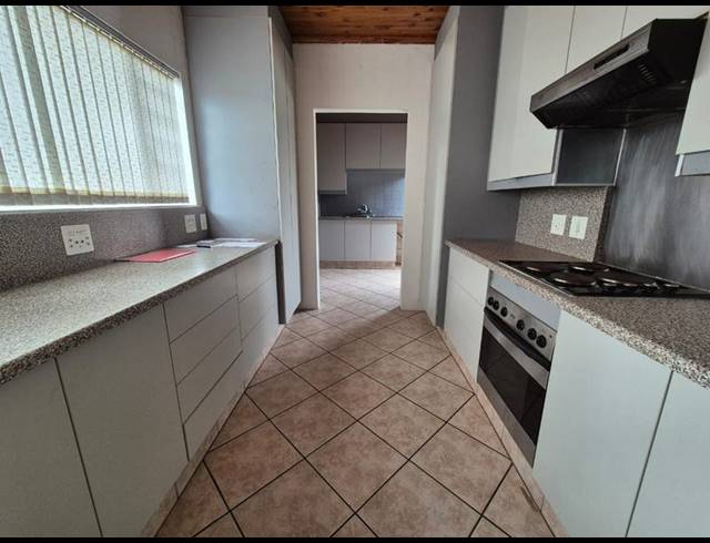 3 BEDROOM TOWNHOUSE FOR SALE IN BRACKENHURST